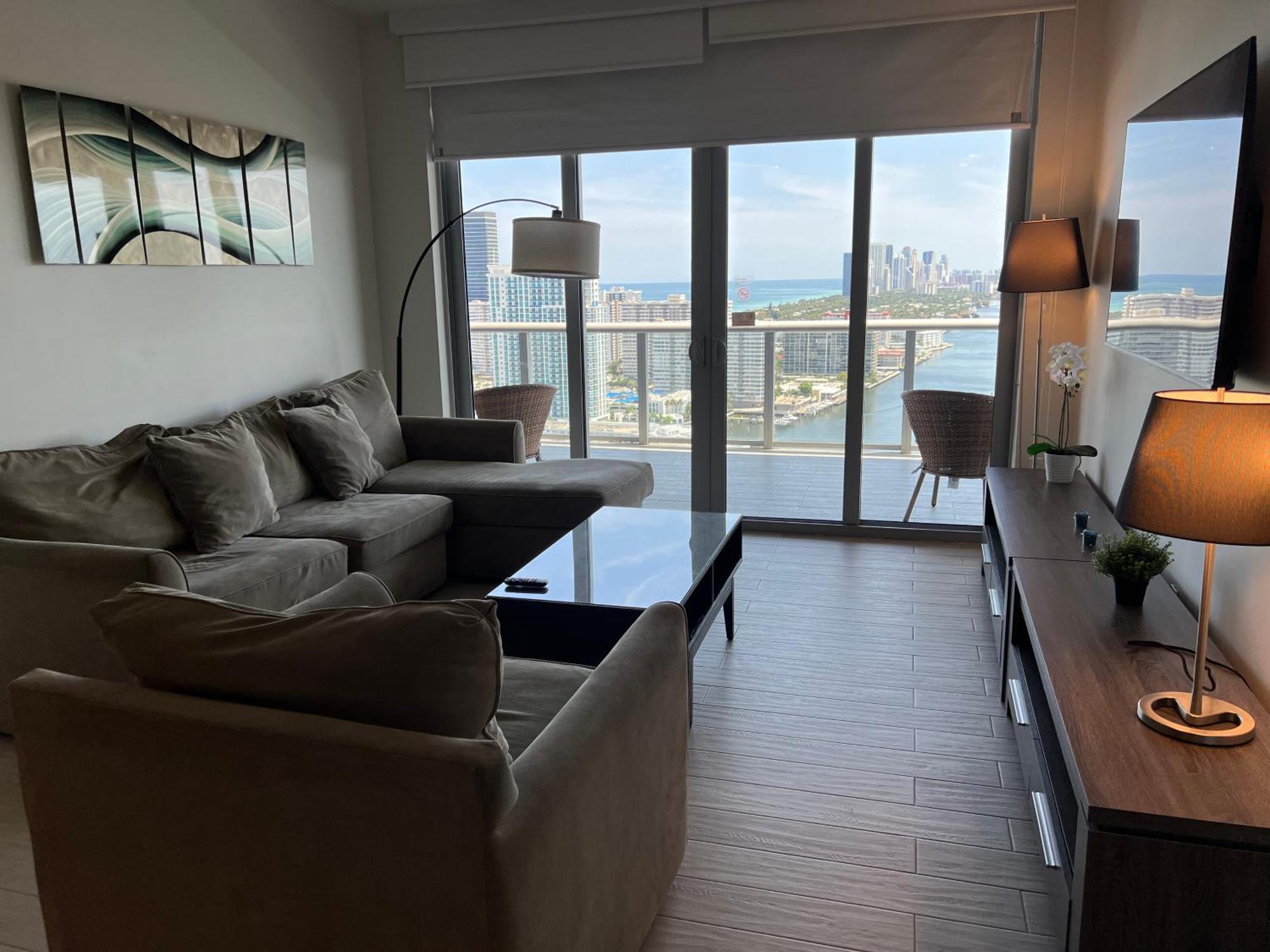 Mvr Apartments At Beachwalk Resort Hallandale Beach Bagian luar foto