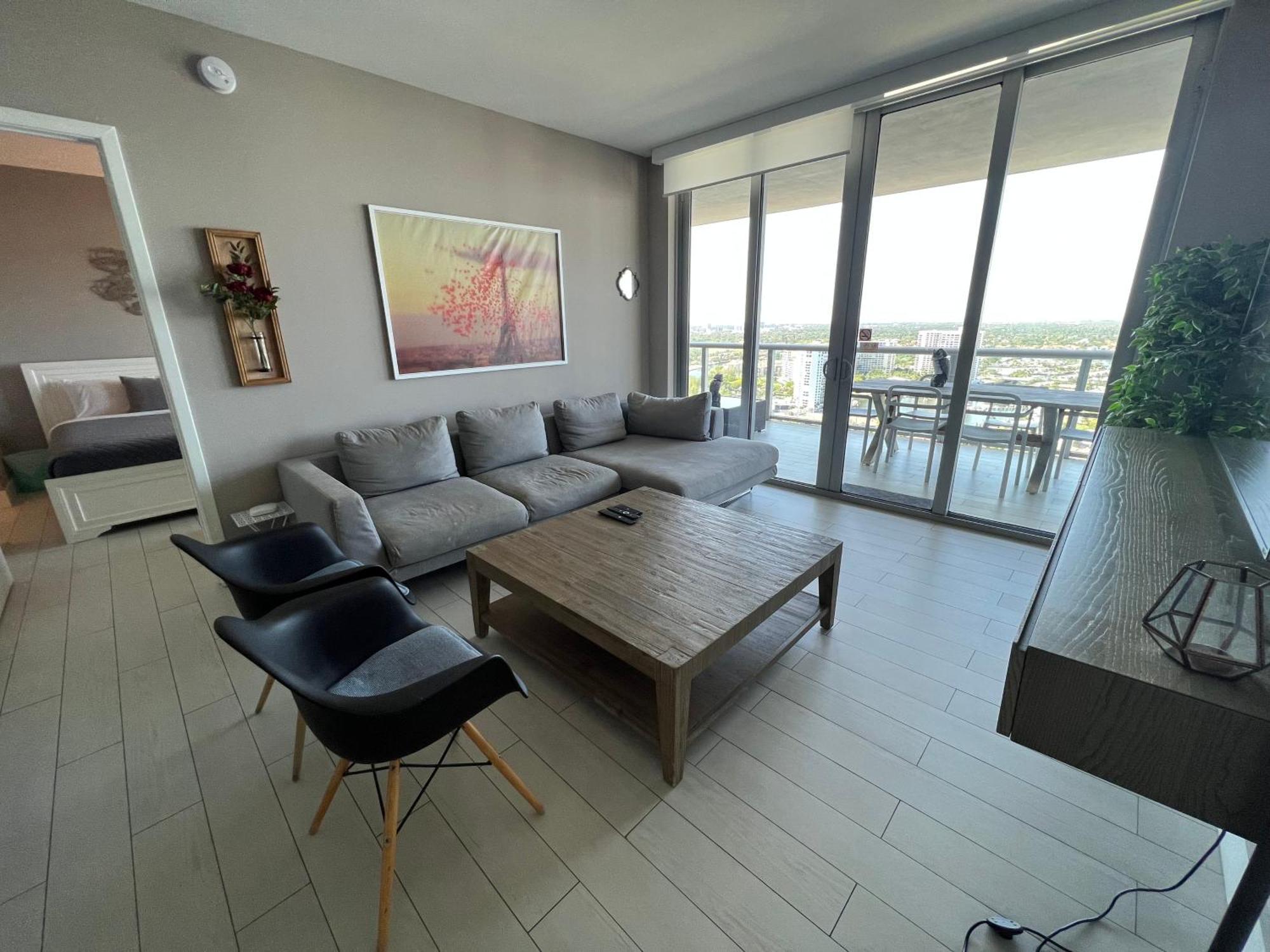 Mvr Apartments At Beachwalk Resort Hallandale Beach Bagian luar foto