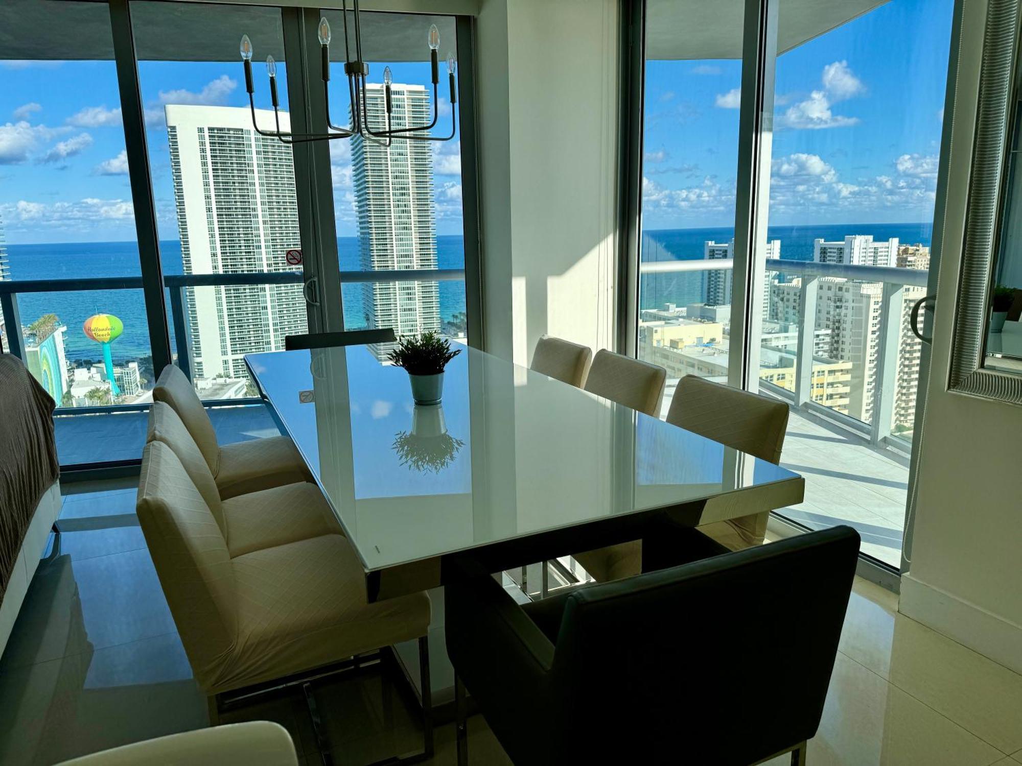 Mvr Apartments At Beachwalk Resort Hallandale Beach Bagian luar foto