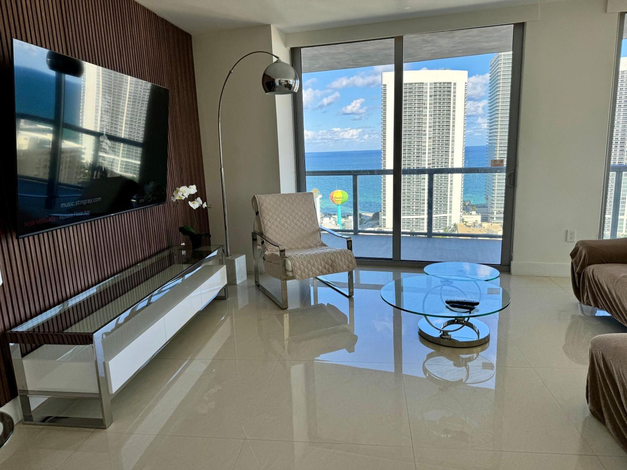 Mvr Apartments At Beachwalk Resort Hallandale Beach Bagian luar foto