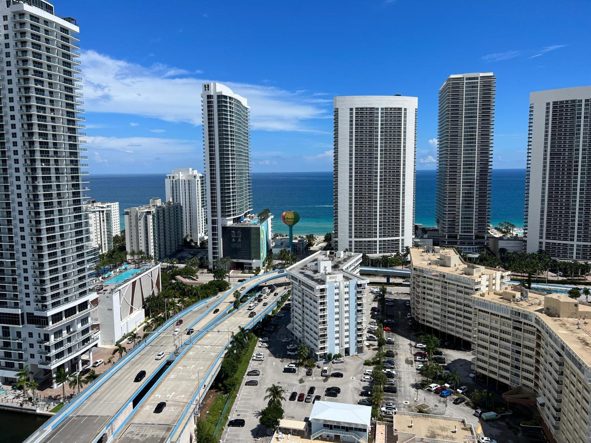 Mvr Apartments At Beachwalk Resort Hallandale Beach Bagian luar foto
