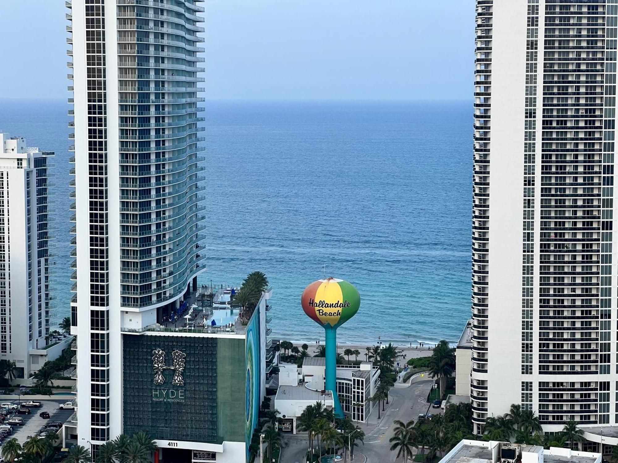 Mvr Apartments At Beachwalk Resort Hallandale Beach Bagian luar foto