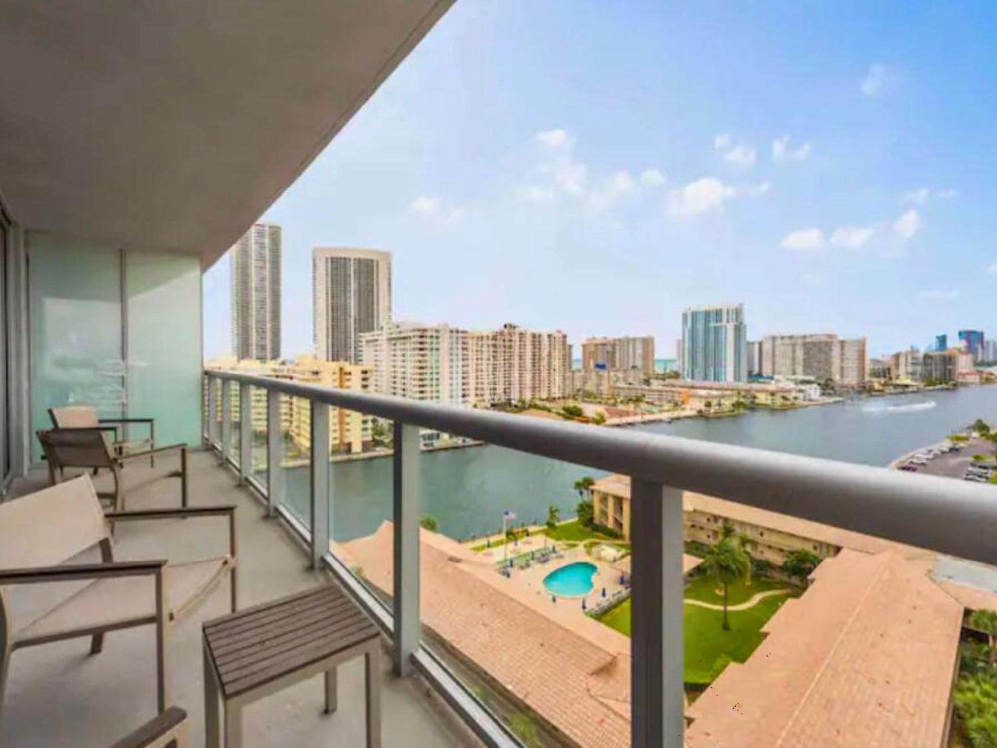 Mvr Apartments At Beachwalk Resort Hallandale Beach Bagian luar foto