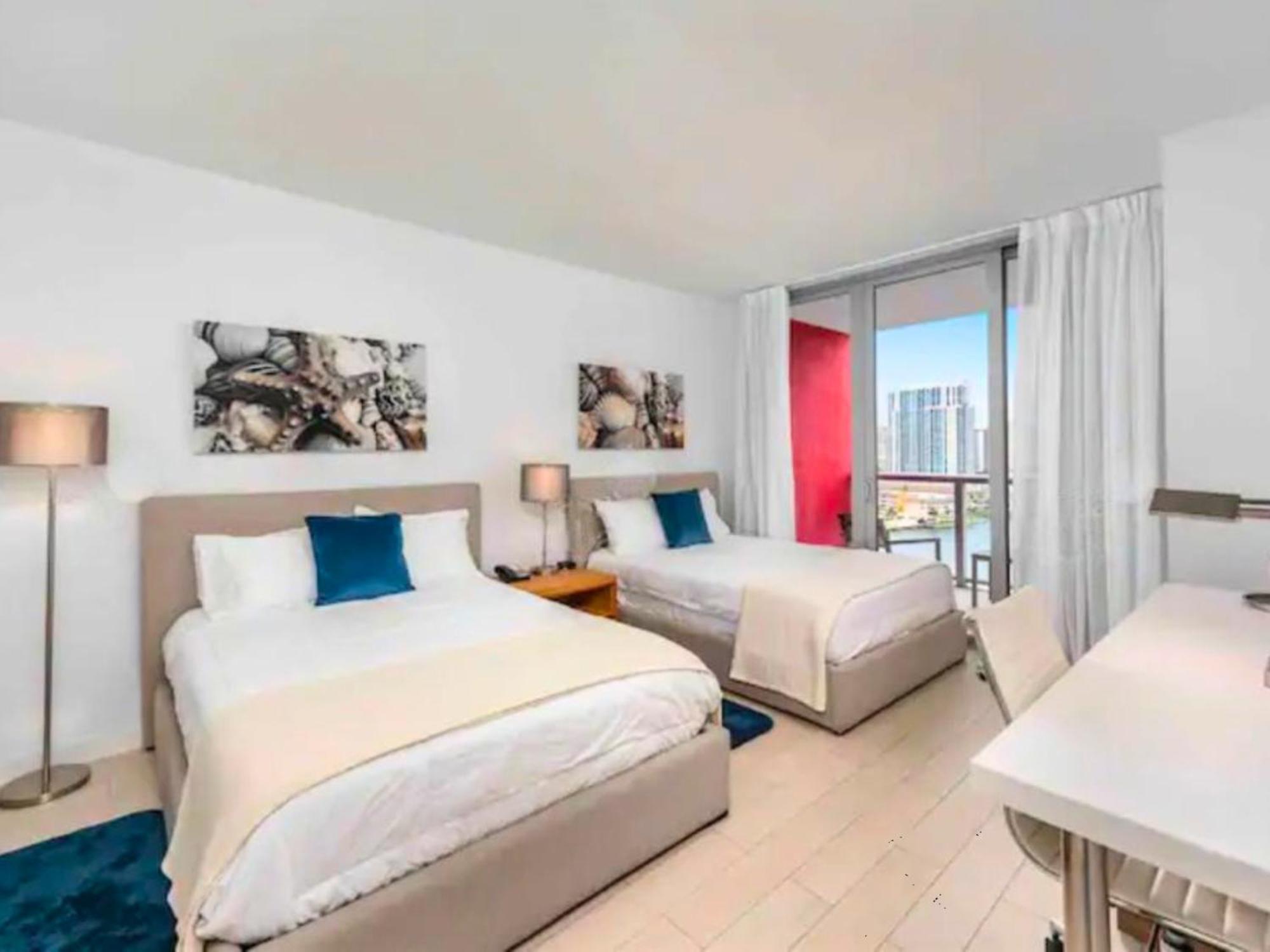 Mvr Apartments At Beachwalk Resort Hallandale Beach Bagian luar foto