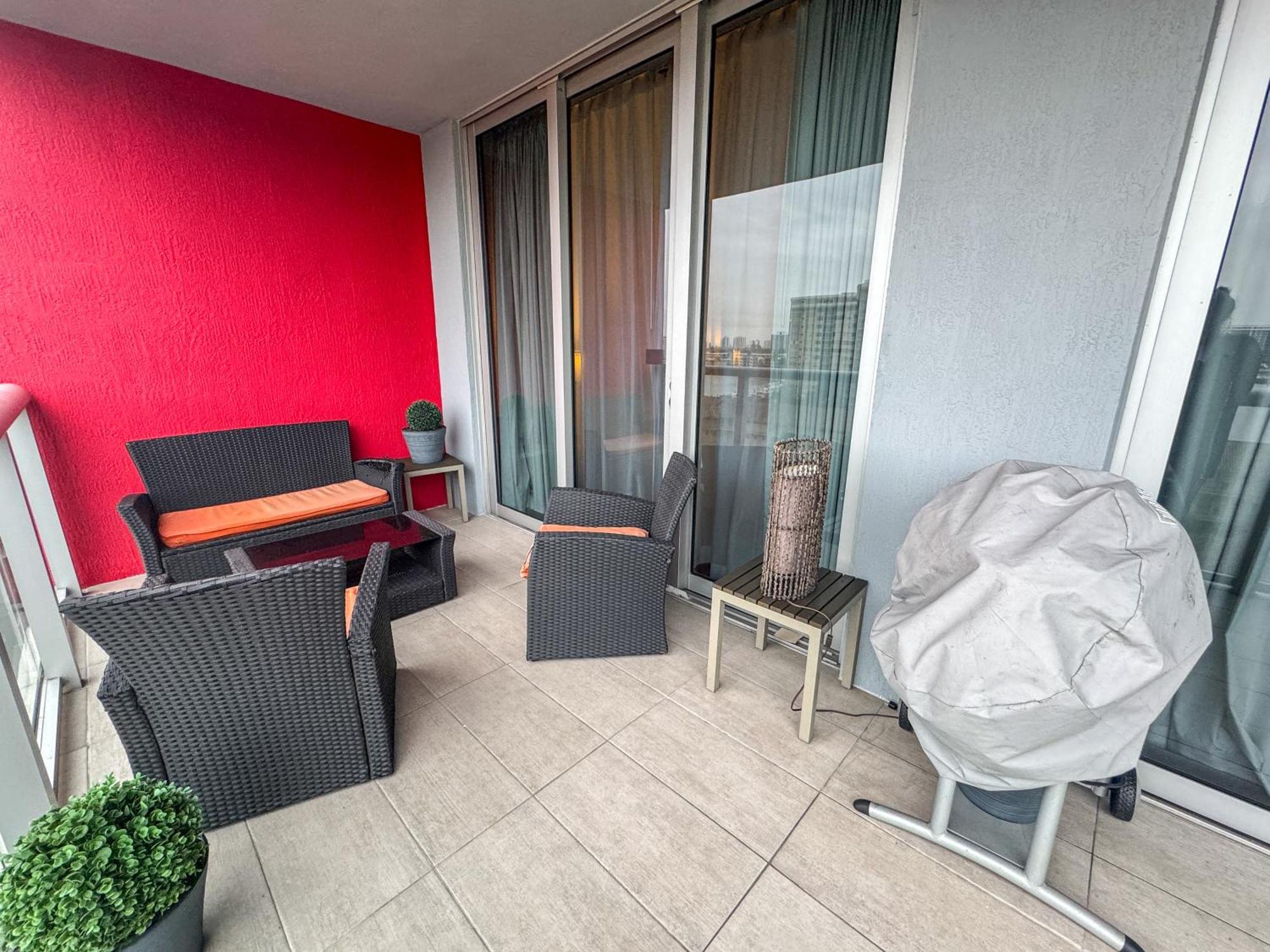 Mvr Apartments At Beachwalk Resort Hallandale Beach Bagian luar foto